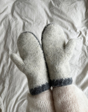 
                  
                    Io Mittens
                  
                