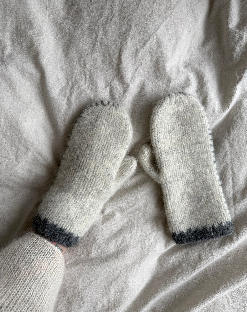 
                  
                    Io Mittens
                  
                