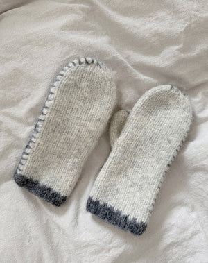 
                  
                    Io Mittens
                  
                